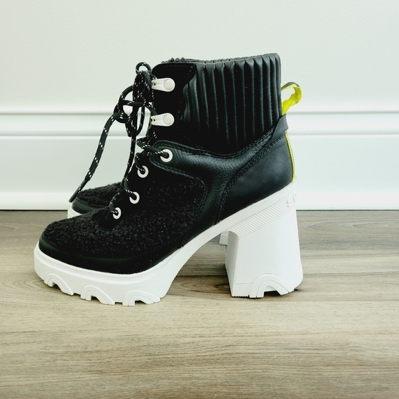 NEW Sorel Black Boots - Picture 5 of 7